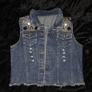 Detailed denim vest